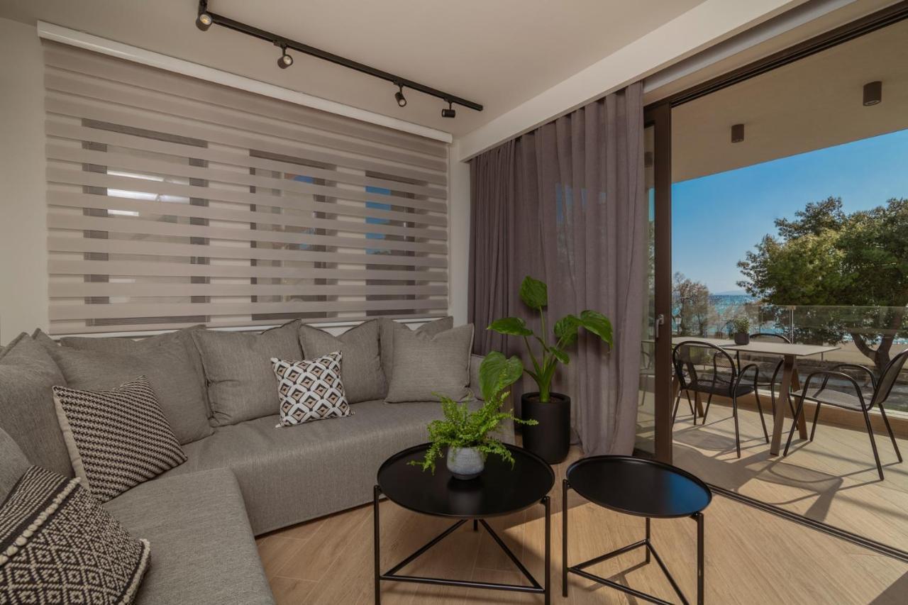 Point Ephemere Beachfront Apartments 자킨토스 타운 외부 사진
