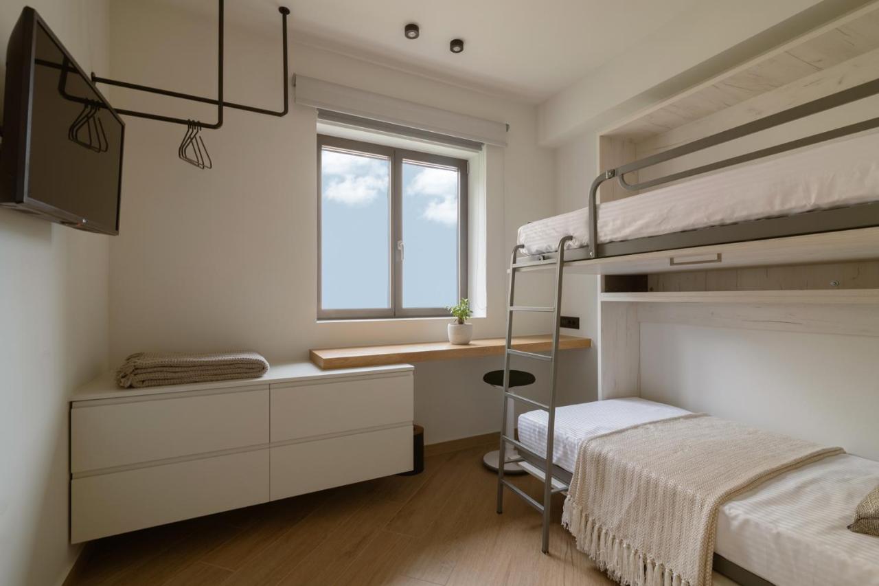 Point Ephemere Beachfront Apartments 자킨토스 타운 외부 사진