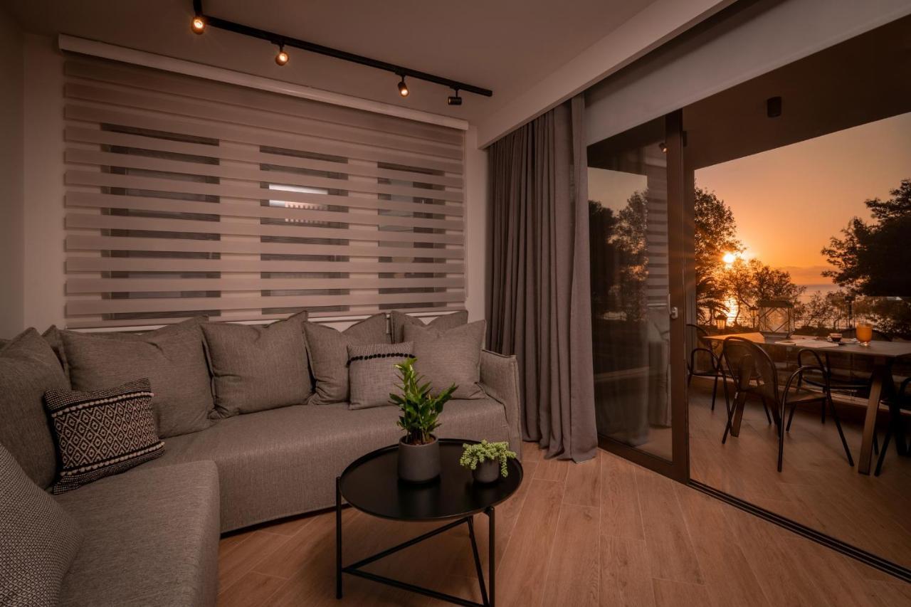 Point Ephemere Beachfront Apartments 자킨토스 타운 외부 사진
